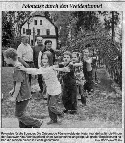 NaturFreunde Fürstenwalde Zeitungsartikel Polonaise durch den Weidentunnel